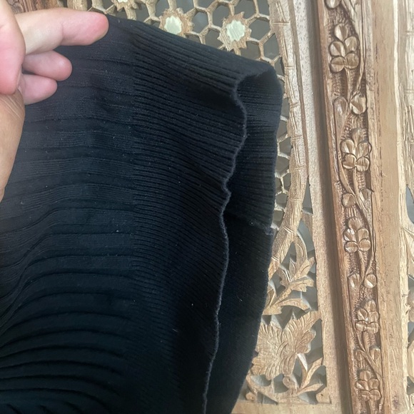 August Silk tank top sweater - Picture 2 of 5